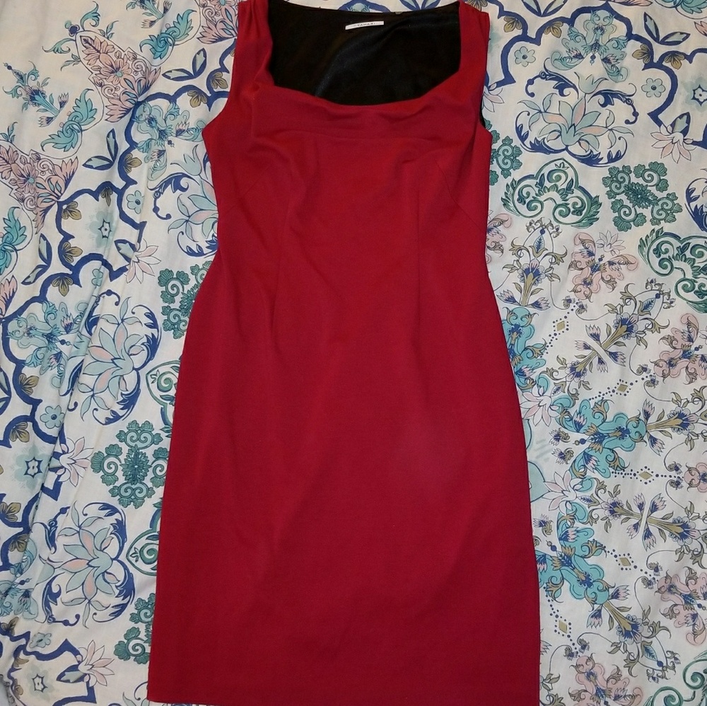 EUC T Tahari Red Shift Dress